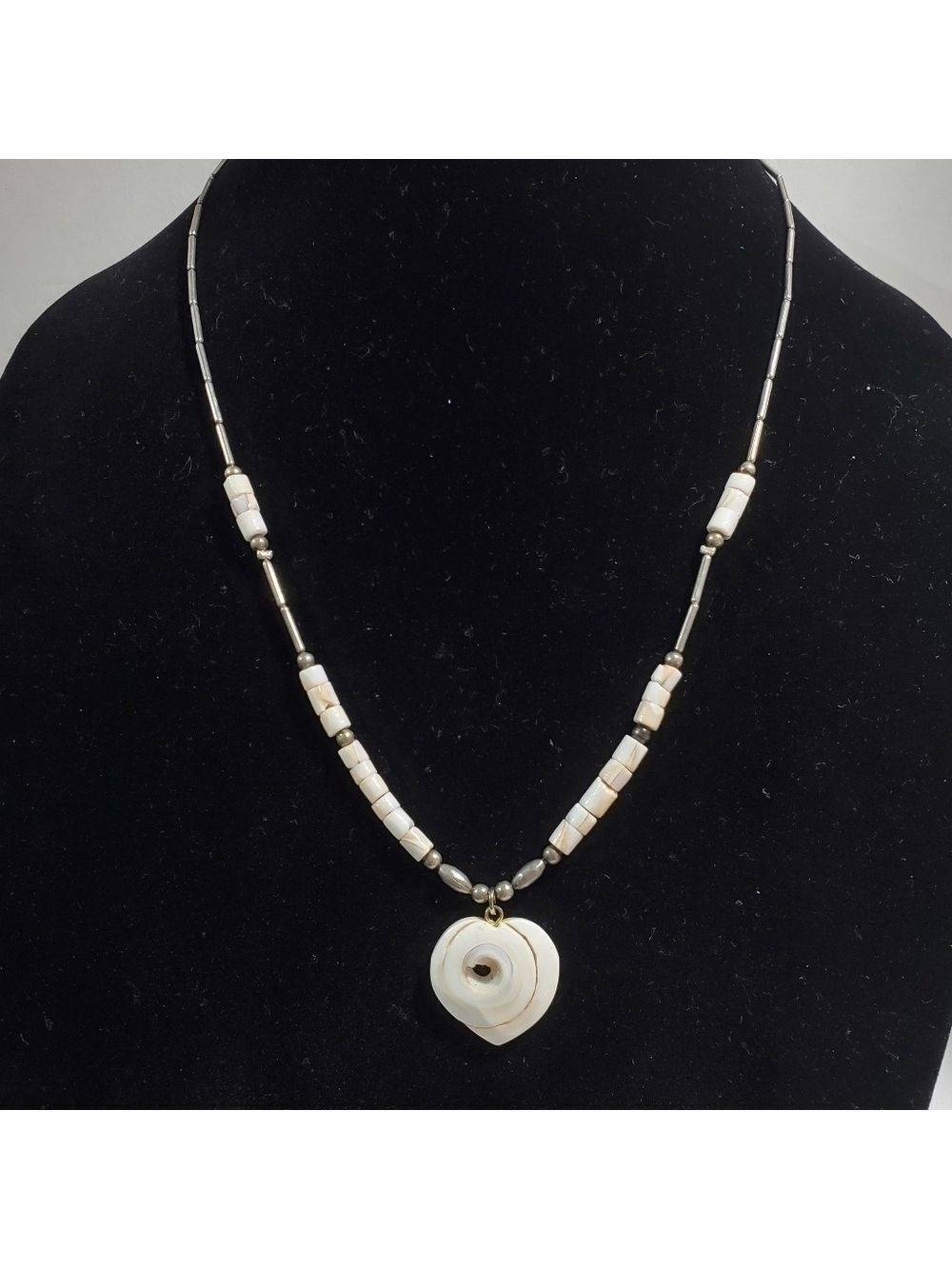 Vintage Shell Heart & Silvertone necklace barrel clasp Hawaiian